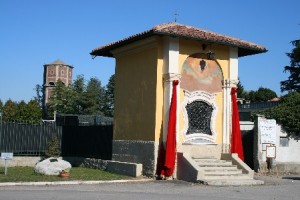 Cappella di San Martino e sullo sfondo il Torrione